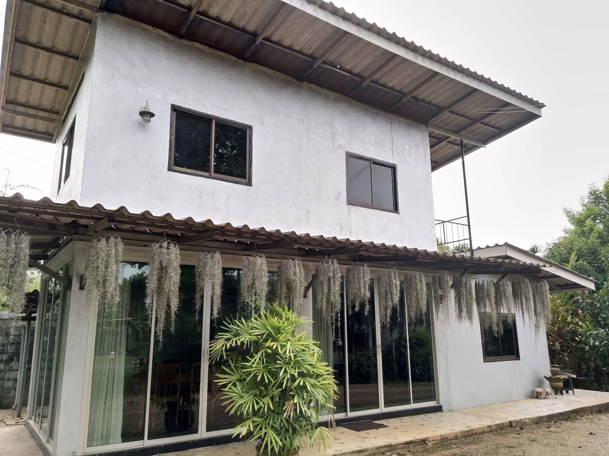 Tanachporn Homestay ธนัชพร โฮมสเตย์ เมืองจันทบุรี Buitenkant foto